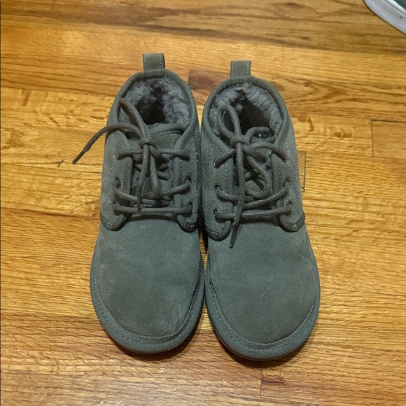 UGG Kids' Olive Lace-Up Boots - Picture 1 of 6